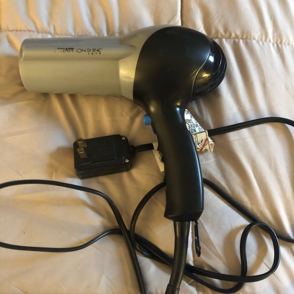 John Frieda wavy curl curling iron & flat iron - Picture 7 of 9